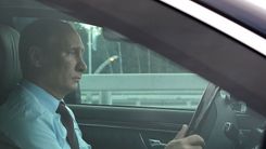 Путин раскритиковал курьеров на самокатах во время самостоятельных поездок по Москве