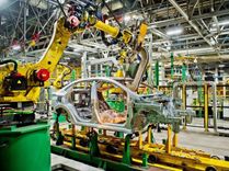 АВТОВАЗ планирует инвестировать по 45 млрд рублей в 2025 и 2026 годах